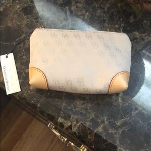 Dooney & Bourke makeup/cosmetic bag